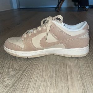 Tan Nike Dunk Low SE